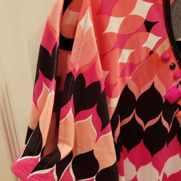 New! Ladies top - Picture 3 of 4